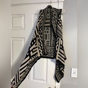 Sleeveless cardigan/vest